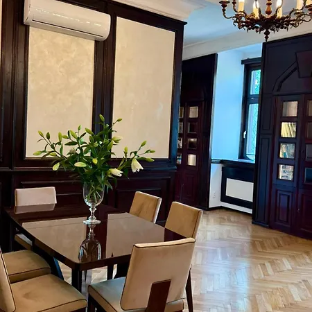Stylowy W Palacyku W Scislym Centrum Лодзь